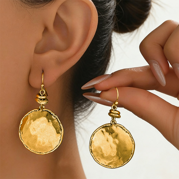 Hope | Aretes Colgantes de Metal Martillado con Estilo Vintage