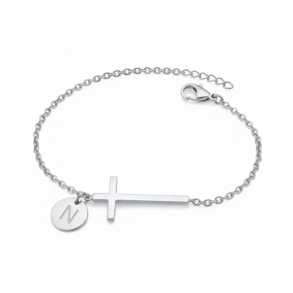 Elodryn | Pulsera Inicial Sagrada – Cruz Personalizada